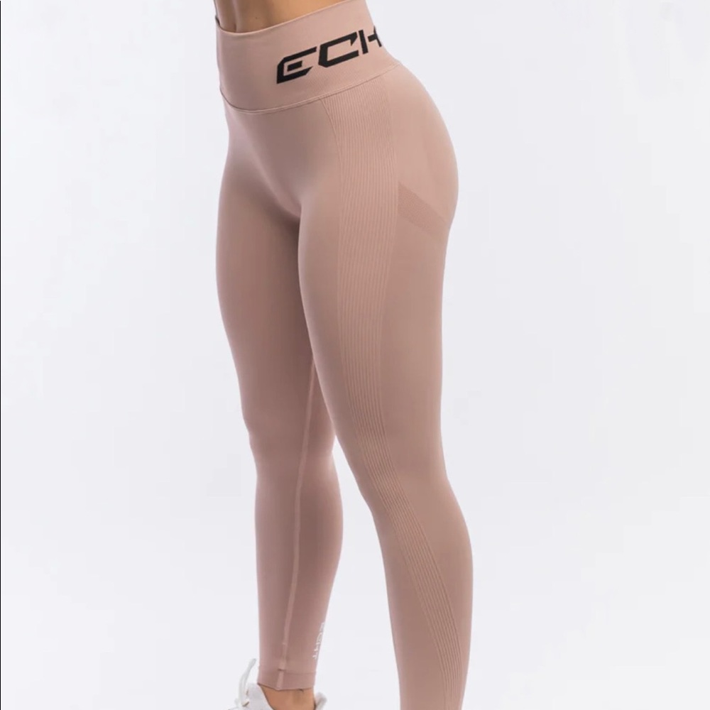 ECHT Arise Scrunch Leggings